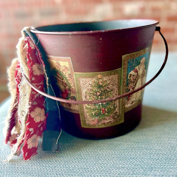 2 Vintage  Rustic Christmas Baskets Pails Planters Handmade 6.5 inches - Picture 6 of 9